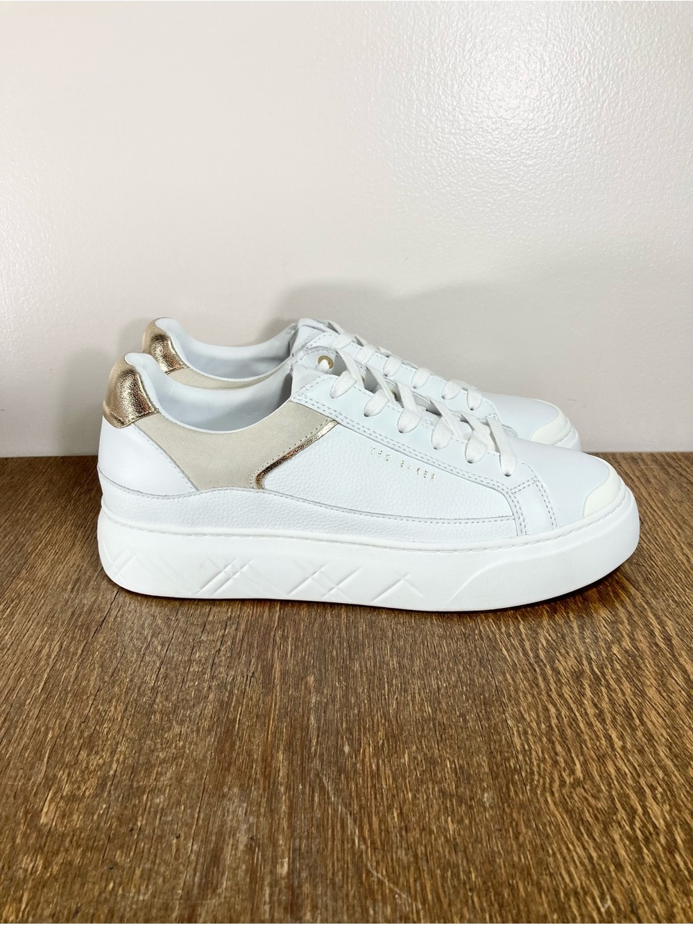 Ted Baker Adison Platform Sneaker Women’s Size 10 White/Metallic Gold